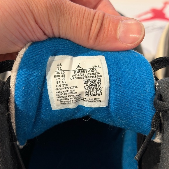 Jordan 3 Retro OG Rare Air - Picture 4 of 11